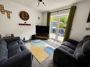 Sitting Room_65AR(1)- click for photo gallery